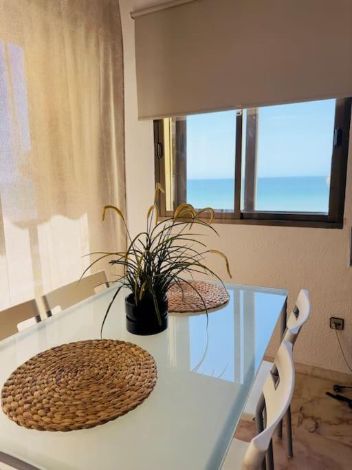 Apartamento Playa Victoria Кадис Екстериор снимка