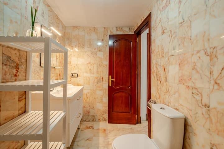 Apartamento Playa Victoria Кадис Екстериор снимка