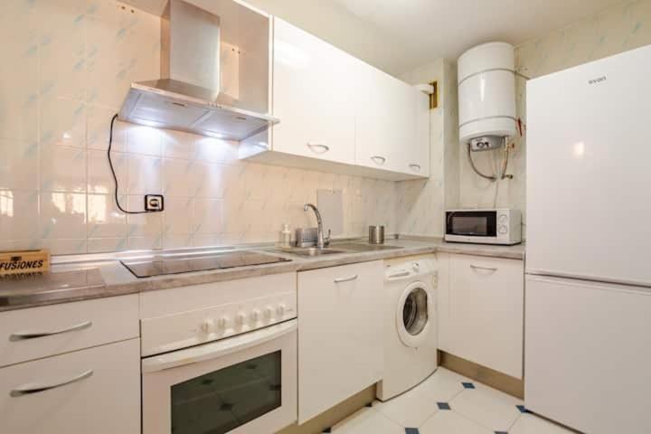 Apartamento Playa Victoria Кадис Екстериор снимка