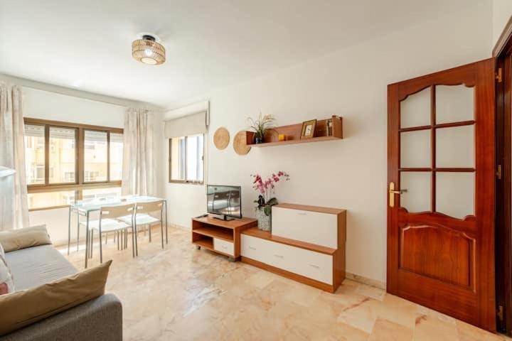 Apartamento Playa Victoria Кадис Екстериор снимка