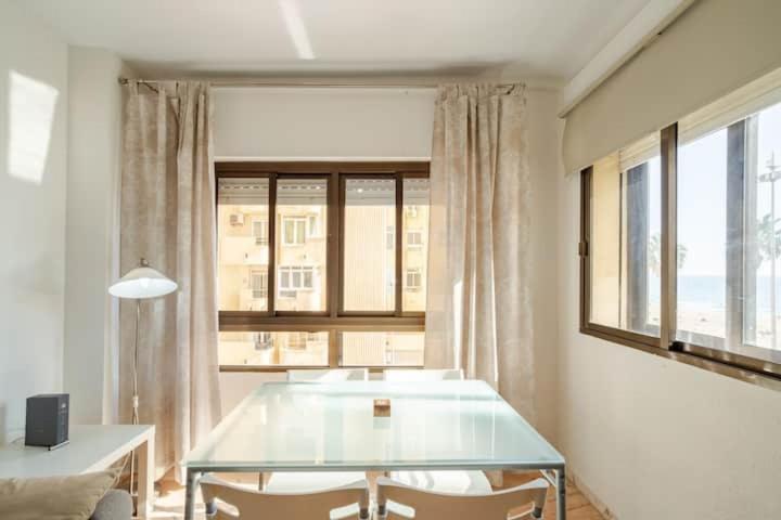 Apartamento Playa Victoria Кадис Екстериор снимка